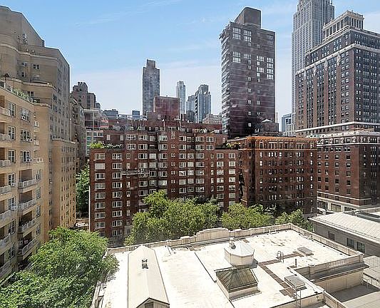 5th image of 30 E 37th St APT 10K