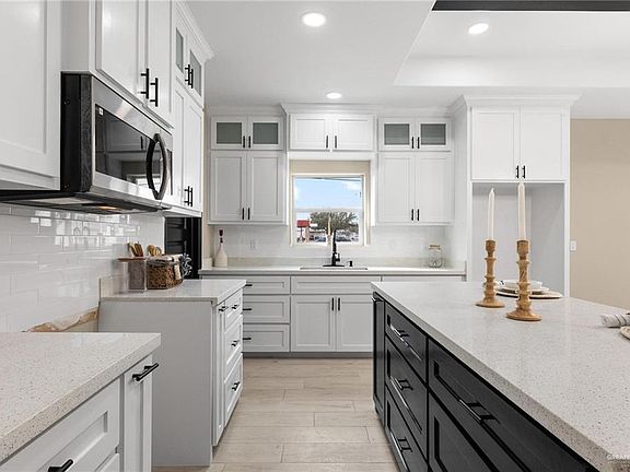 4th image of 712 E Ricky Crossland Ave