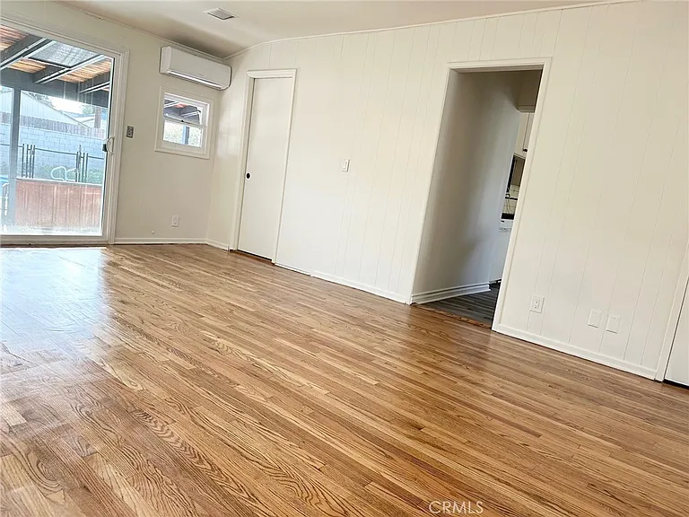 6539 Blucher Ave — Photo 6