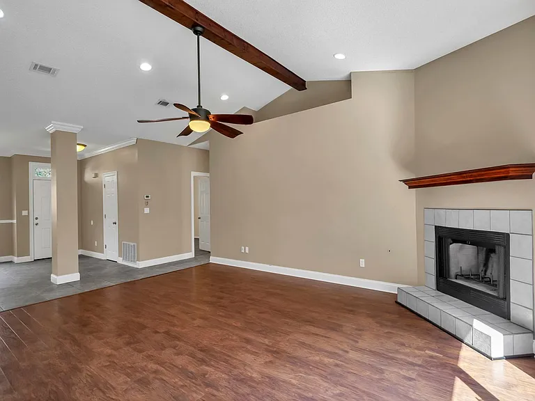 4469 Parkwood Sq — Photo 9