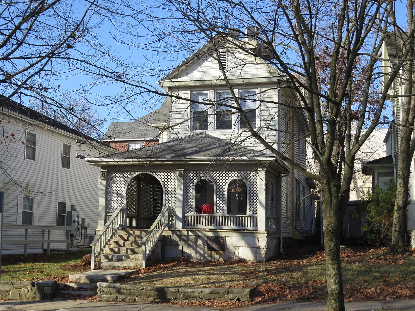 319 N. Lincoln — Photo 2