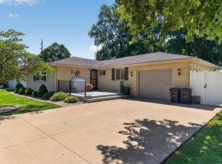 12 Marilla Park Rd, Streator, IL 61364