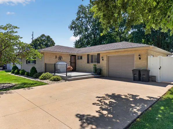 12 Marilla Park Rd, Streator, IL 61364