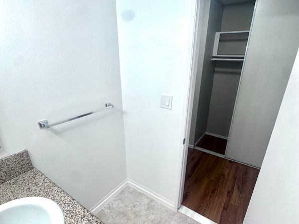 4611 La Mirada Ave #15