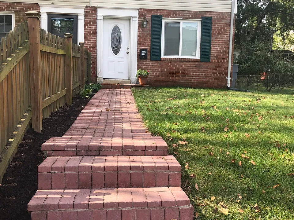 2319 Glendale Ter