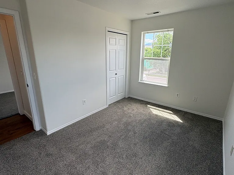 2029 W Kent Ave — Photo 17