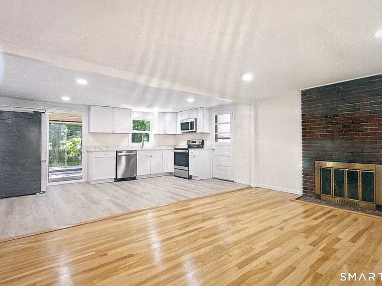 303 Bunker Hill Ave — Photo 3