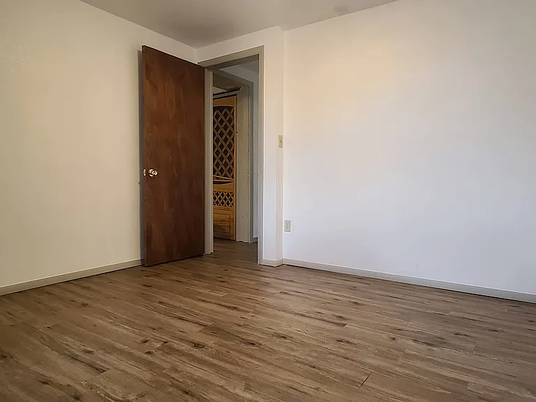 723 Kingsley Dr — Photo 9