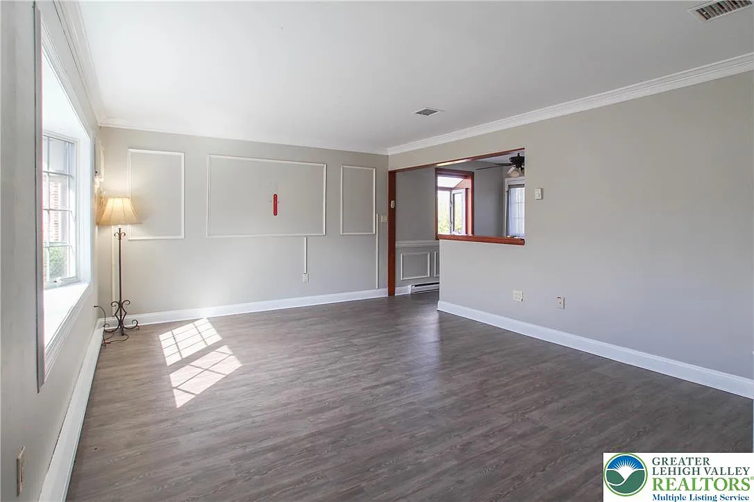 4 bed, 1.5 bath, 1439 sqft, $2,450 — Photo 4
