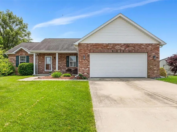 1205 Peach Ln, New Baden, IL 62265