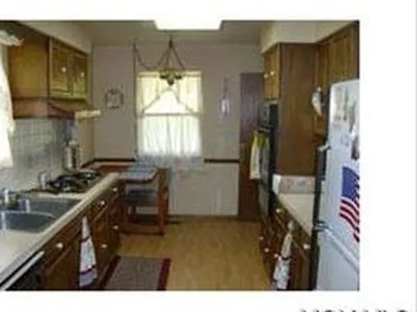 1 Willow Ln, Parkersburg, WV 26105