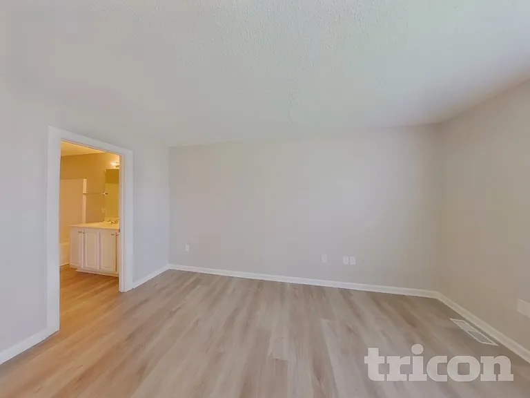 423 Riverwalk Dr NW — Photo 8