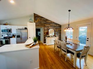 19 Dickson Dr, Plymouth, MA 02360