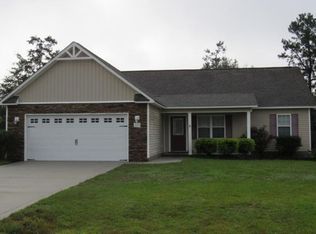 305 Rowland Ct, Richlands, NC 28574
