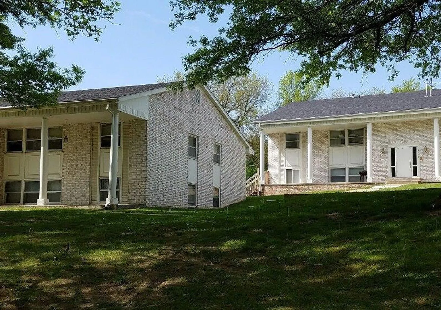 Casady Apartments — Photo 2