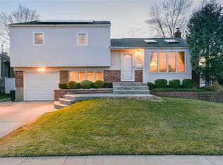 130 Lincoln Rd E, Plainview, NY 11803