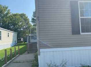 85 E Manor St, Oxford, MI 48371