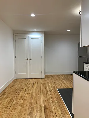 Rented by Compass | media 22