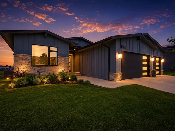 14305 Sutton Dr, Urbandale, IA 50323