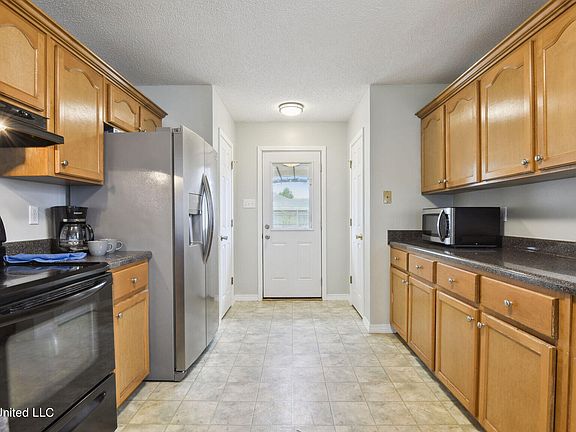 4th image of 8713 Live Oak Ave