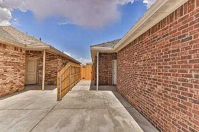 3 bed, 2.0 bath, 1479 sqft, $1,500 — Photo 2