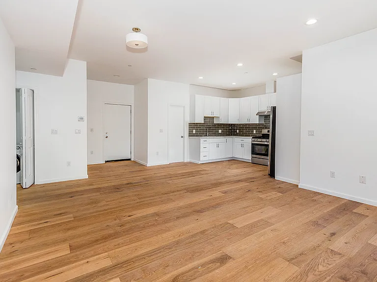 2706 School St #7 — Photo 7