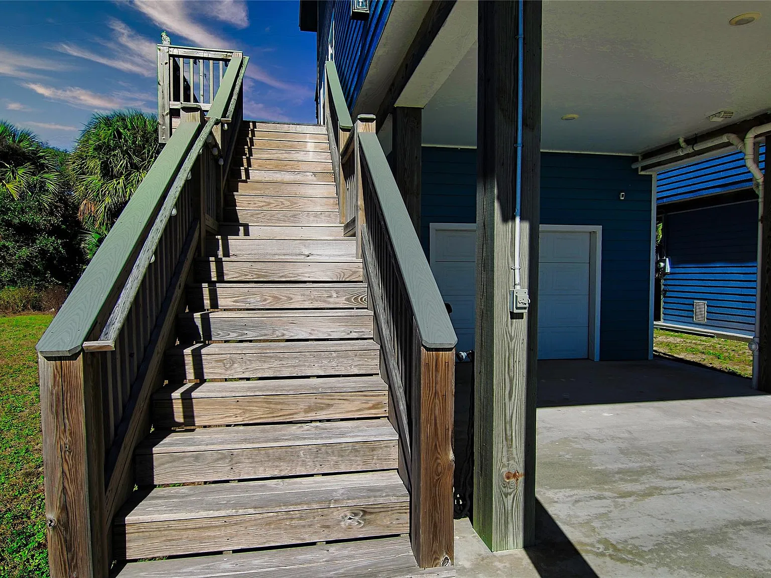 3 bed, 3.0 bath, 1274 sqft, $2,500 — Photo 2