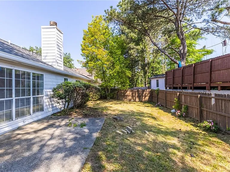 2110 Racquet Club Cir — Photo 34