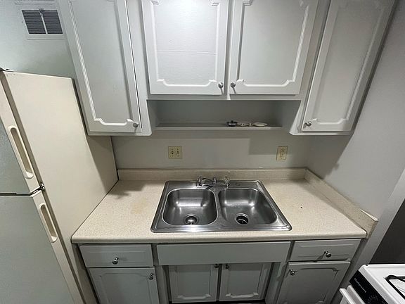 4th image of 1957 E North Broadway St #D