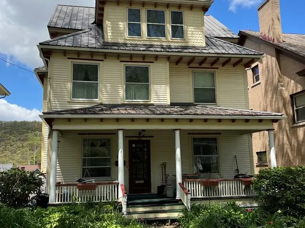 148 W 3rd St, Oil City, PA 16301