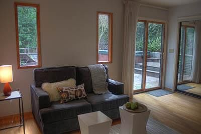 4th image of 209 Marion Ave