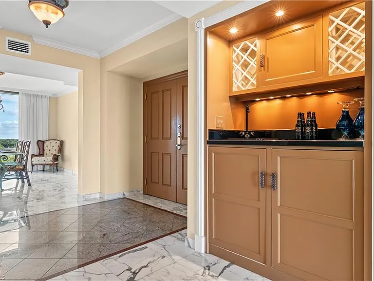 7515 Pelican Bay Blvd #7B — Photo 1