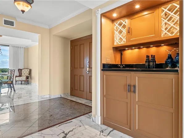 7515 Pelican Bay Blvd, Naples, FL