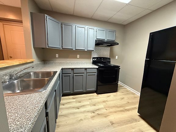 5th image of 105 S Main St APT 202