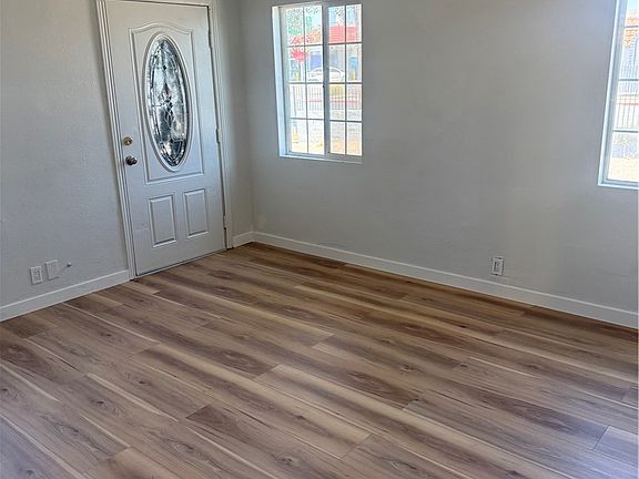 5th image of 530 E Oakey Blvd #A