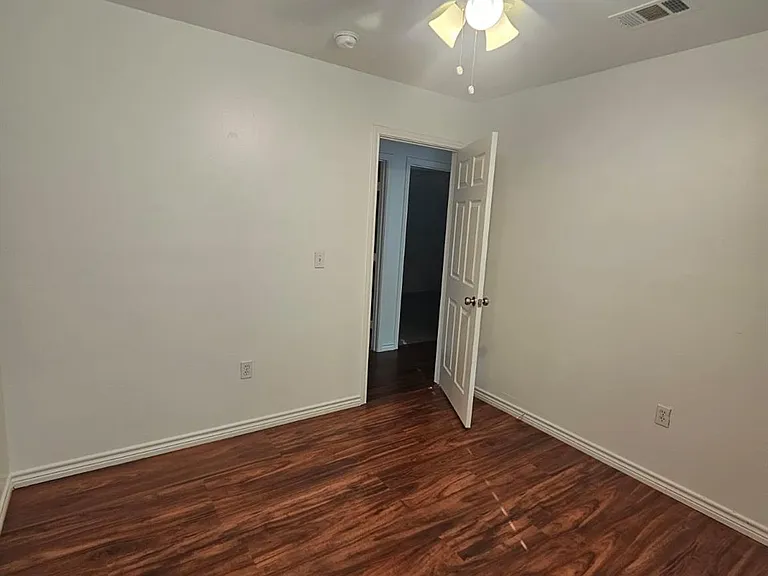 606 Trinity St — Photo 14