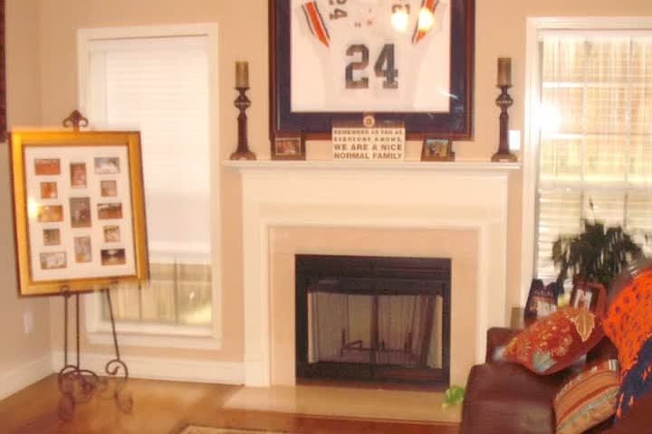 1st image of 464 Highland Cove Dr
