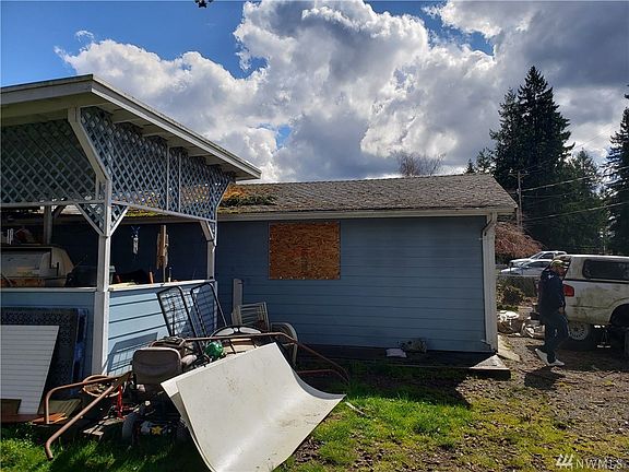 3rd image of 20415 50th Ave E