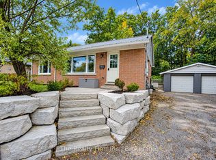 15 Dumbarton St, Guelph, ON N1E 3T4
