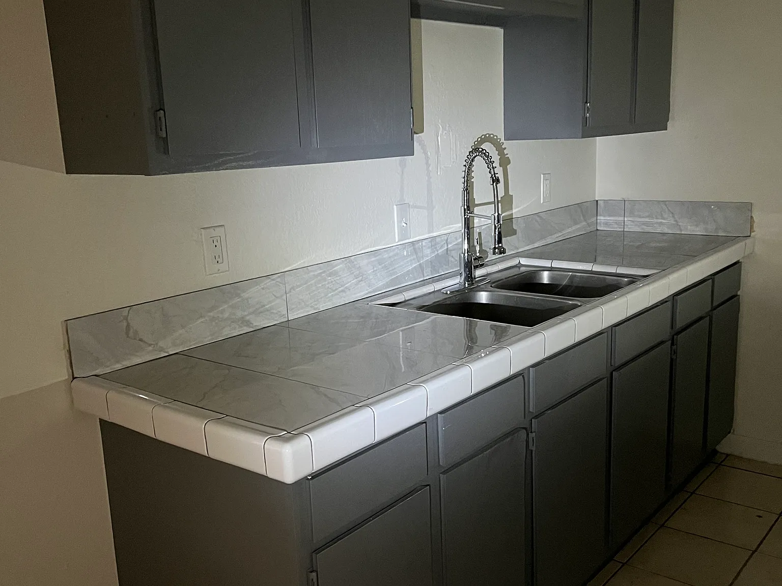 3 bed, 1150 sqft, $1,760 — Photo 2