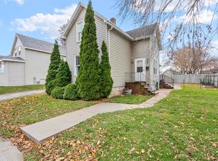 725 3rd St, Menasha, WI 54952
