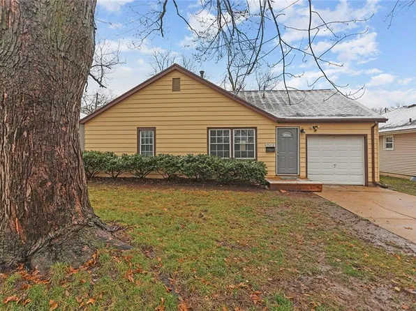 3703 W 47th Pl, Roeland Park, KS 66205