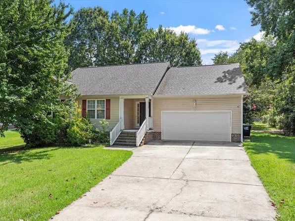 212 Webfoot Dr, Garner, NC 27529