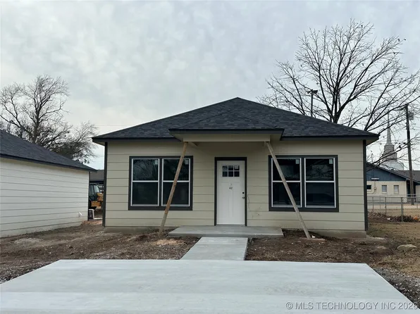 608 S 3rd St, Morris, OK 74445