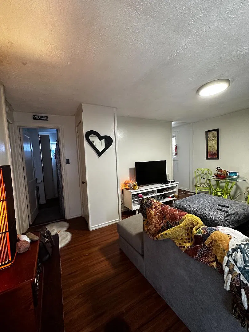 763 Garrison Avenue - 763 Garrison Avenue — Photo 4