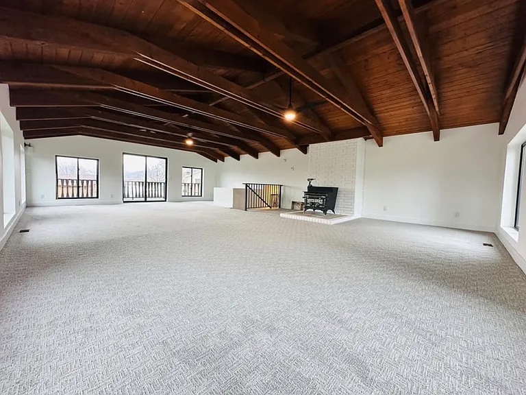 1037 N Willow Way — Photo 10