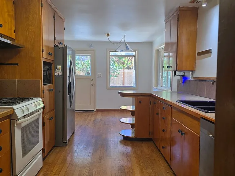 1012 N Villard St — Photo 22