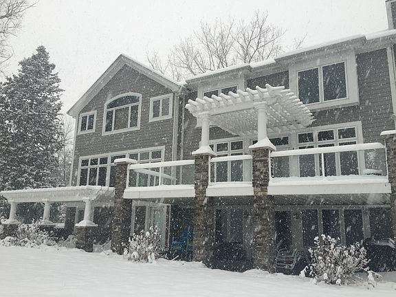 3rd image of 183 Chamberlain St
