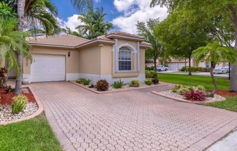1st image of 9909 NW 29th Ter