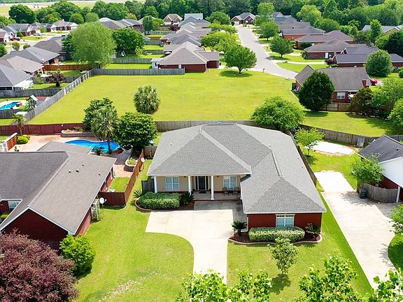 3rd image of 103 Windsor Garden Dr